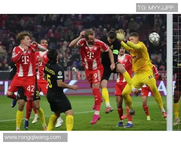 拜仁狂胜那不勒斯引发争议判罚全场沸腾的友谊赛回顾