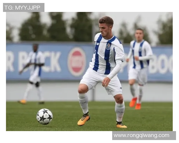 足总杯激战波尔图与国米握手言和精彩瞬间引发全场热烈反响